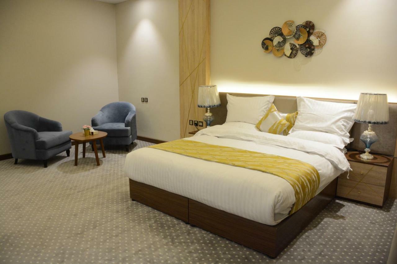 الايوان للاجنحة الفندقية E1 Hotel Al Kharj Exteriér fotografie
