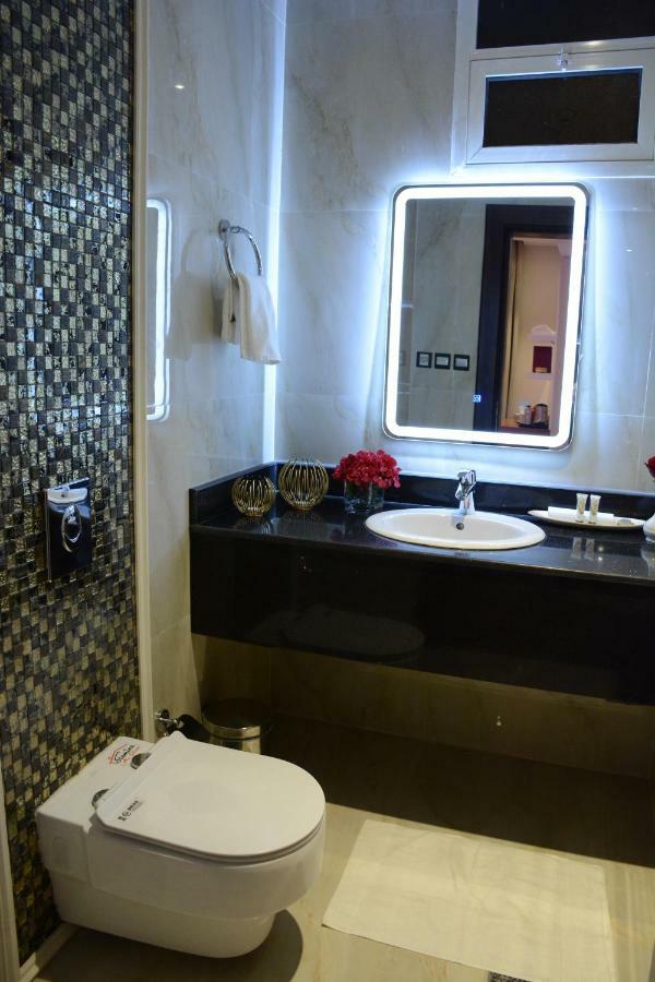 الايوان للاجنحة الفندقية E1 Hotel Al Kharj Exteriér fotografie
